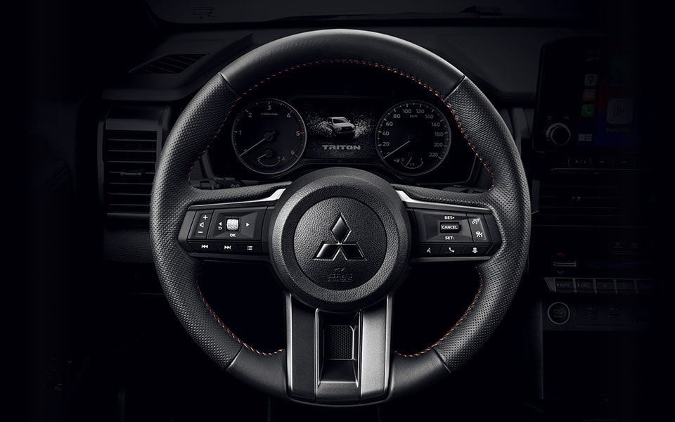 nội thất mitsubishi triton
